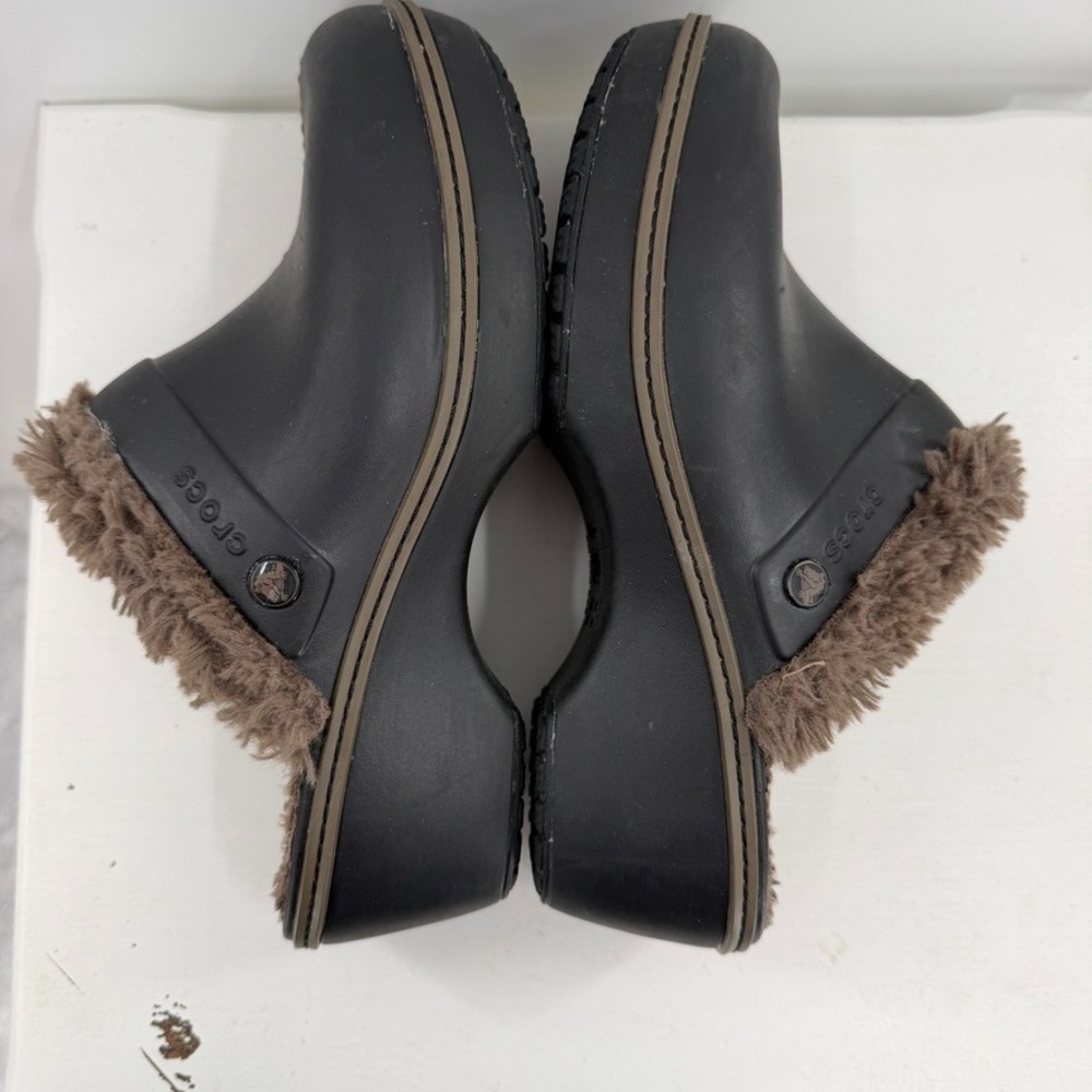 Crocs Womens 9 Black Faux Fur Lined Clogs Slip On Comfort Winter Slide Shoes - Picture 11 of 14